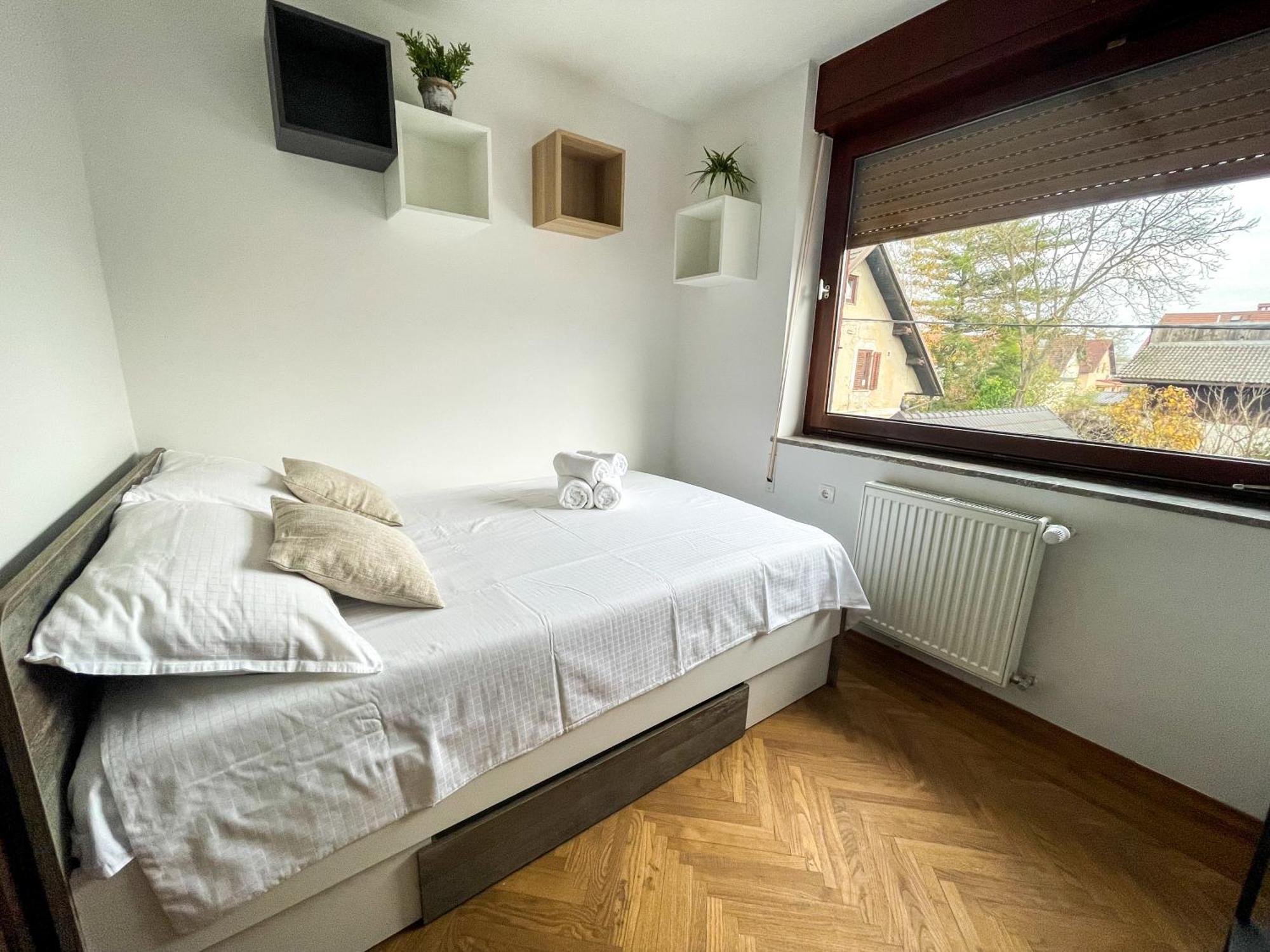 Spacious Cozy Apartment ลูบลิยานา ภายนอก รูปภาพ